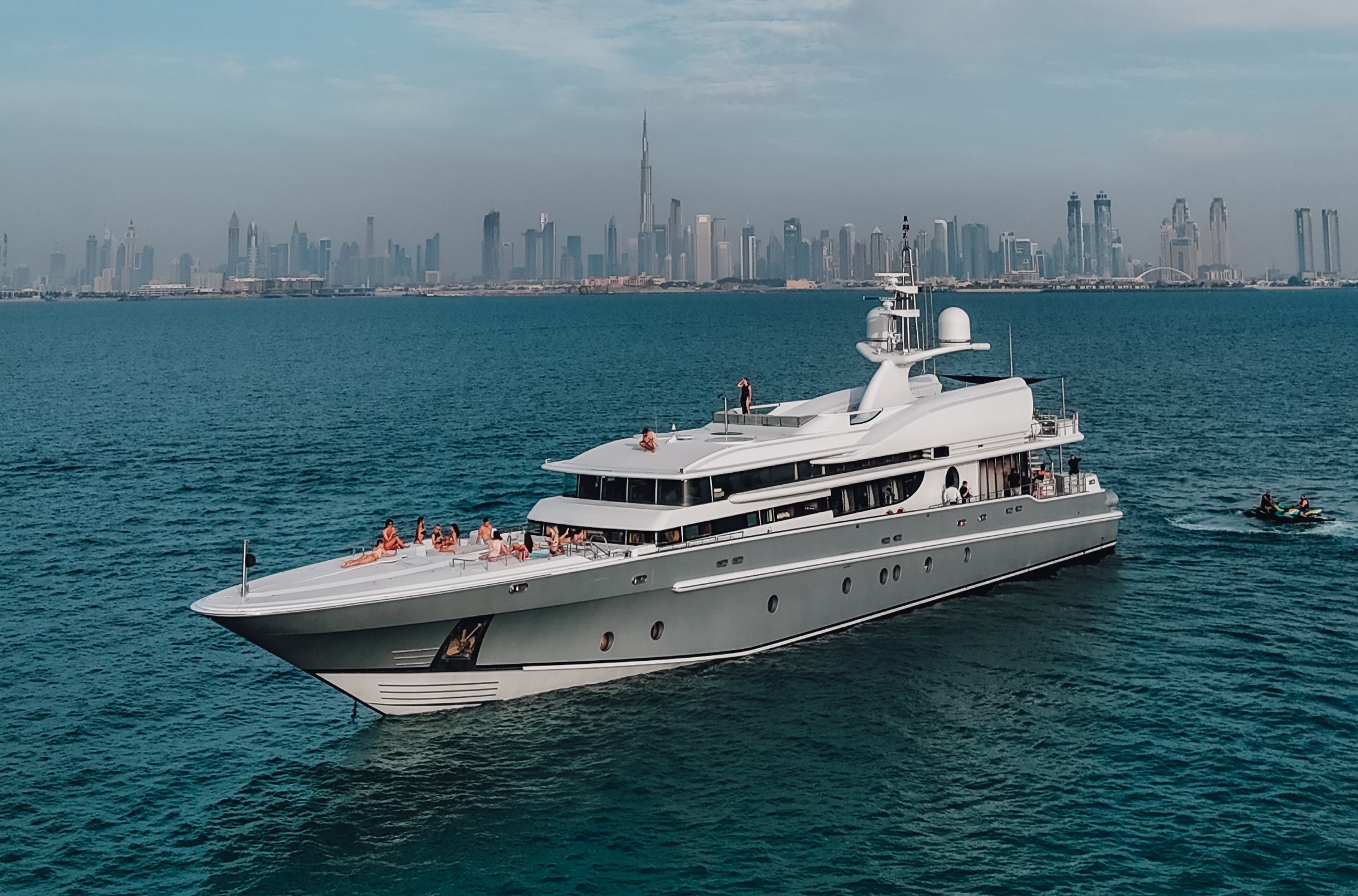 yacht brokers dubai